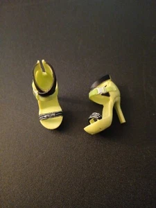Rainbow High Series 2 Karma Nichols Doll Shoes - Lime Green & Black High Heels - Picture 1 of 1