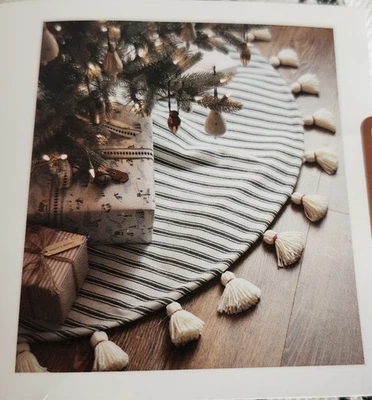 BN Corazón y Mano Verde Rayas Árbol Falda Borla 46"-58" Foto 1 de 4