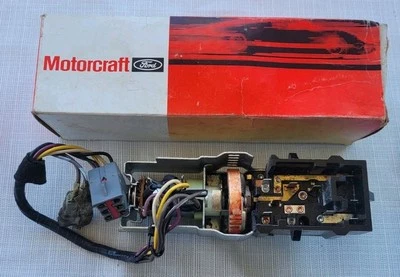 OEM 1980-1989 Lincoln Towncar Continental Headlight Switch E0VB-11654-AA - Image 1 of 4