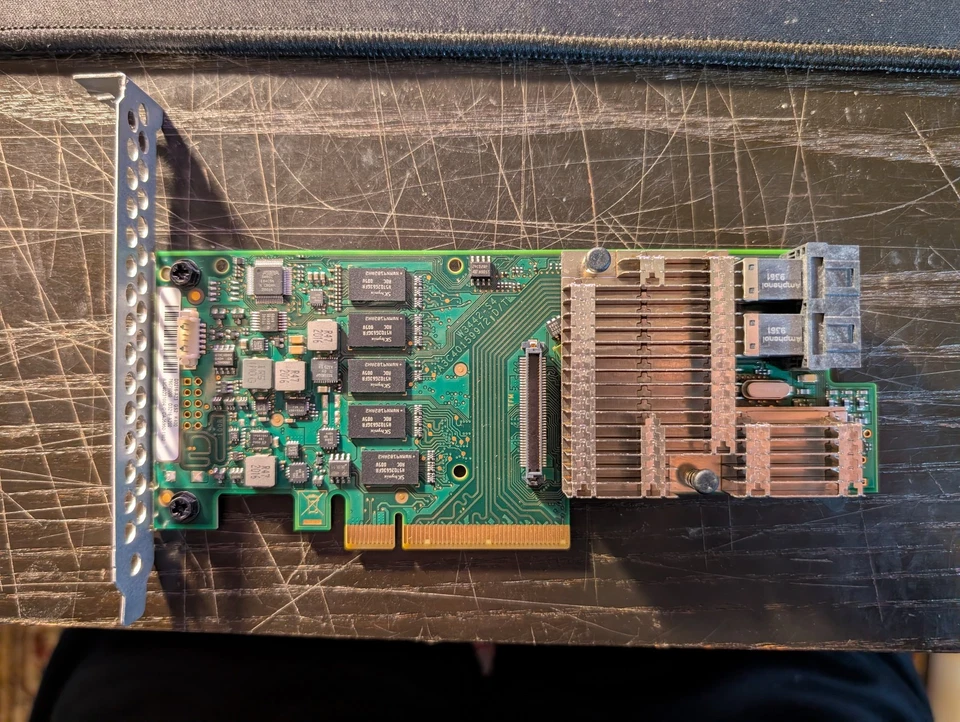 A3C40231004 FP FUJITSU EP400I 8-PORT 12GB SAS PCIE 3.0 X8 RAID CONTROLLER - Bild 1 von 3