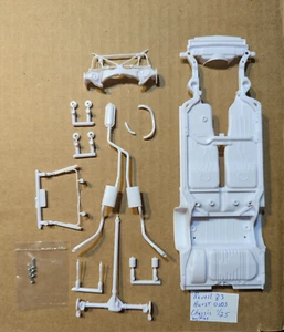 REVELL 83 HURST OLDSMOBILE CHASSIS IS UNBUILT WITHOUT INSTRUCTIONS!! 1/25 - Picture 1 of 1