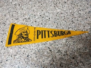 VINTAGE 1940'S-50s PITTSBURGH PIRATES PENNANT - SMALL (RARE) - Picture 1 of 8