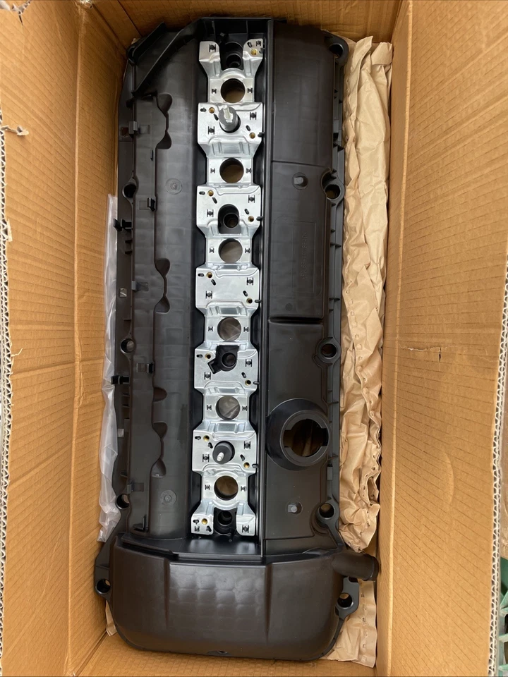 Cubierta de válvula BMW E46 con juntas Foto 1 de 2