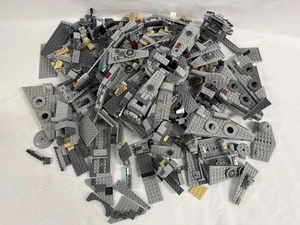 LEGO 75257 Star Wars Millennium Falcon Ship Only - Picture 1 of 3