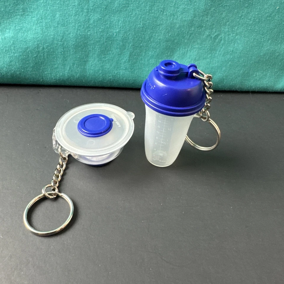 Tupperware Mini Quick Shake And Batter Bowl Llavero Juego De 2 Colección De Colección Foto 1 de 1