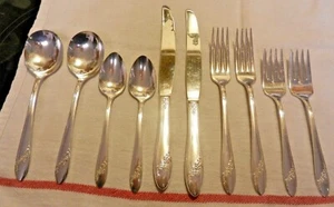 10 Lot Oneida Community Queen Bess II Tudor Silver Plate Place Setting - Picture 1 of 9