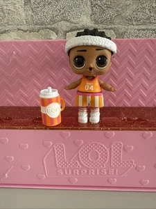 Genuine LOL Boys Series 2 Surprise Doll ''Dribbles" #Boys-203 - Picture 1 of 8