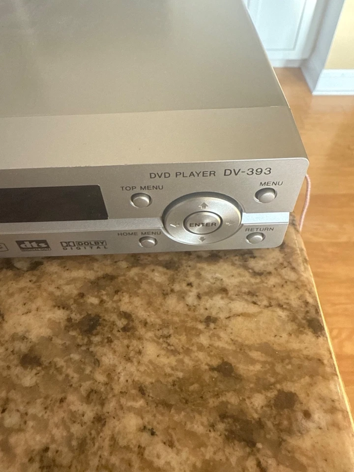 PIONEER DVD PLAYER MODEL NO. DVD-393-S WITH REMOTE EXCELLENT CONDITION TESTED - Image 1 of 2