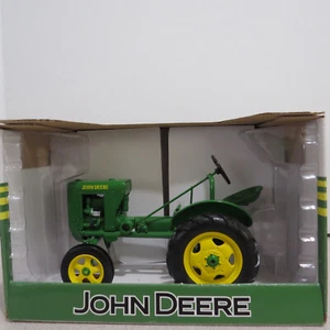 SpecCast John Deere "L" Tractor #1 L Series 1/16 JD-JDM171-B - Picture 1 of 6