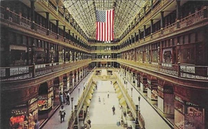 Vintage Ohio Chrome Postcard Cleveland The Arcade - Picture 1 of 2