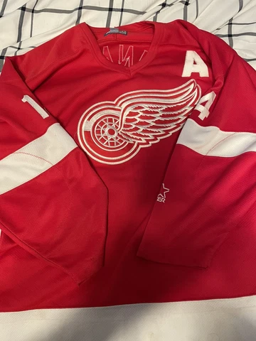 AUTHENTIC VINTAGE DETROIT REDWINGS BRENDAN SHANAHAN HOME JERSEY 14 LARGE STARTER Cover