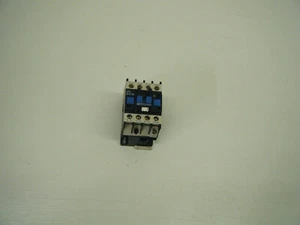 Telemecanique LC1 D12 10 Contactores 3PH con Bobina Auxiliar SIN Contacto 25A 48V - Imagen 1 de 8