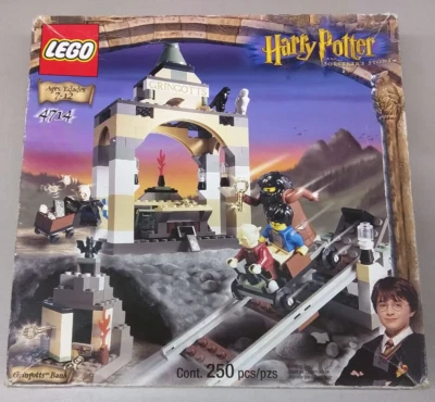 LEGO Harry Potter 4714 Gringotts Bank NEW! Hagrid Goblin Griphook Rail Car Coins - Image 1 of 4