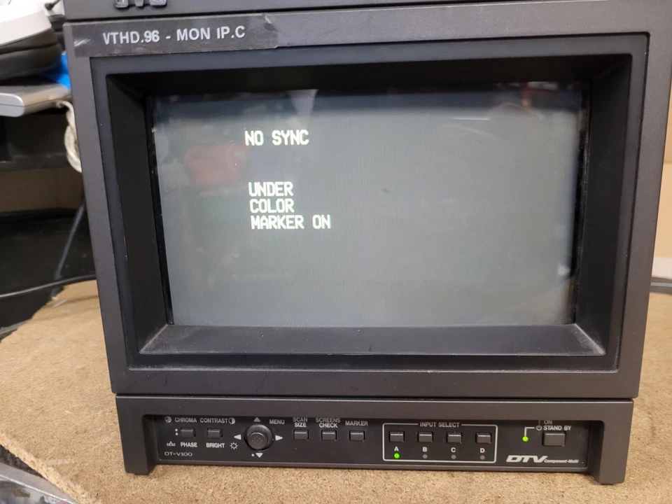 JVC DT-V100CG 10" Portable CRT - Image 1 of 4