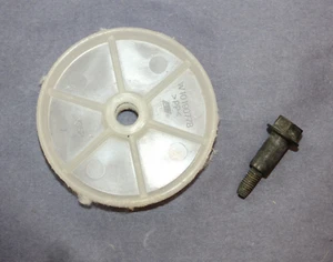 Rueda y tornillo de transporte para lavavajillas KitchenAid (W10190778 / WPW10190778) {P3760} - Imagen 1 de 5