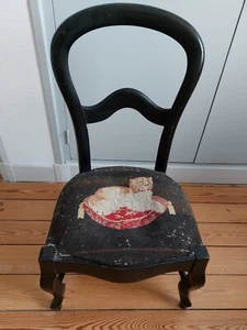 ANCIENNE CHAISE BASSE ASSISE TAPISSERIE POUPEES OU AUTRES - Photo 1/5