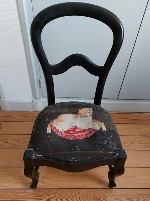 ANCIENNE CHAISE BASSE ASSISE TAPISSERIE POUPEES OU AUTRES - Photo 1/4