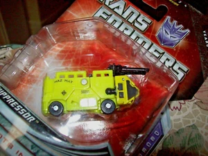 HASBRO 25 YEARS TRANSFORMERS UNIVERSE ROBOTS IN DISGUISE SUPPRESSOR DECEPTICON - Picture 1 of 4
