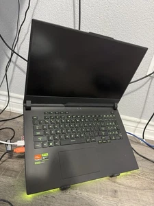 ASUS ROG Strix Scar 17 G733PZ-XS97 Laptop 17,3" QHD 240Hz/3ms RTX 4080 32GB 1TB - Bild 1 von 9