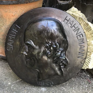 Antique German bas-relief plaster plaque of Samuel Hahnemann portrait roundal - Picture 1 of 11