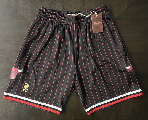 Chicago Bulls Mitchell And Ness Authentic 96-97 Gold Logo Shorts