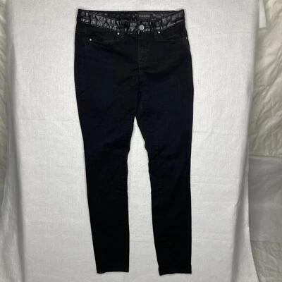 Jeans Club Monaco feminino tamanho 4 elástico couro sintético cintura baixa preto - Imagem 1 de 4