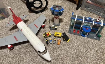 LEGO CITY: Airport (3182)  RETIRED and 99% complete set with no instructions  - Image 1 of 2