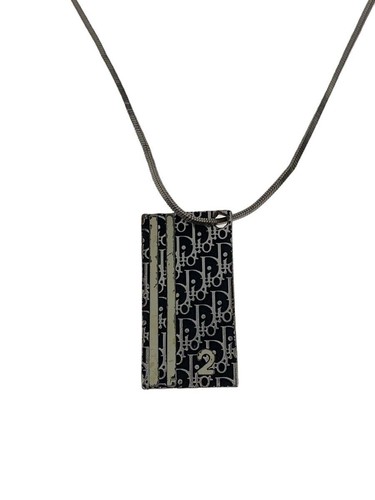 Collana Christian Dior Trotter donna con top nero usata