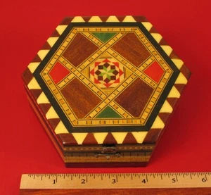VINTAGE WOOD HEXAGON INLAY TRINKET JEWELRY KEEP SAFE BOX FANCY NICE !! - Picture 1 of 1