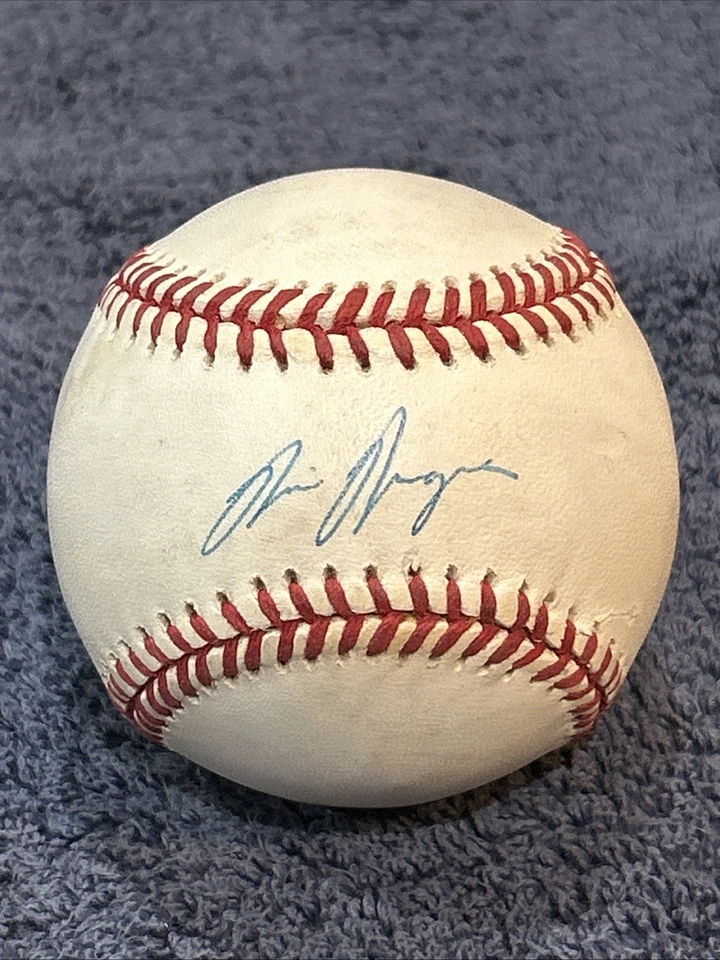 Pelota de béisbol autografiada firmada por Rico Brogna con Foto 1 de 4
