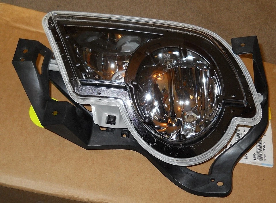 Faro antiniebla suburbano Chevrolet Avalanche 2002-04 NOS 2002-06 Foto 1 de 1