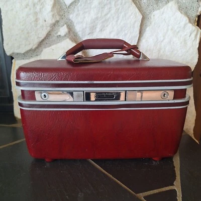 Samsonite Silhouette RED BURGUNDY Train Case Makeup with Mirror & Luggage Tag - Image 1 of 4