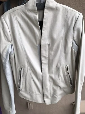 Chaqueta de cuero Veda gris beige papel claro suave para mujer talla M con cremallera $990 Foto 1 de 4