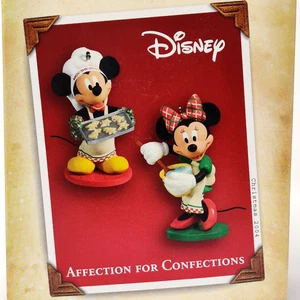 Hallmark Disney Mickey & Minnie Affection For Confections Ornamente 2004 Backen - Bild 1 von 7