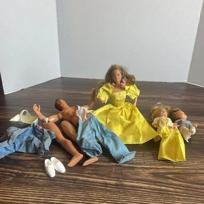 Vintage 1985 The Heart Family Surprise Party  Barbie Mattel - Image 1 of 4