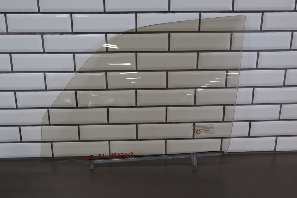 Lexus LX450 96-98 conductor izquierdo puerta delantera ventana cristal solamente Foto 1 de 4