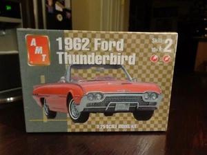 1962 FORD THUNDERBIRD 1/25 AMT/ERTL RACING CHAMPIONS 2001 SEALED T-BIRD - Picture 1 of 7
