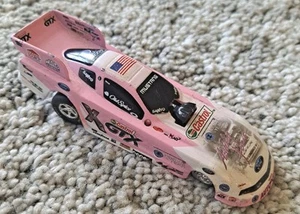 Action: Ashley Force Rookie Year NHRA Funny Car Limited Edition 1:64, lesen - Bild 1 von 9