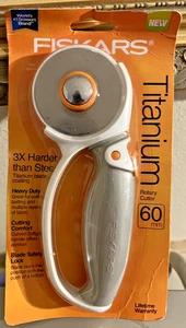 Fiskars 60mm Loop Rotary Cutter with Titanium Carbide Coated Cutting Blade - Picture 1 of 4