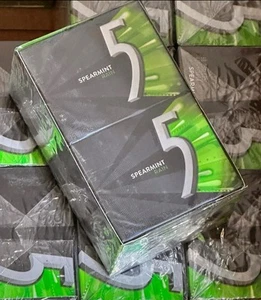 5 chicles de menta verde lluvia sin azúcar a granel, caja de 15 palos (paquete de 10) - Imagen 1 de 2