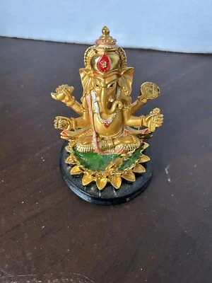 Ganesha com estatueta de lótus decoração de mesa estátua de puja decoração de templo dourado - Imagem 1 de 4