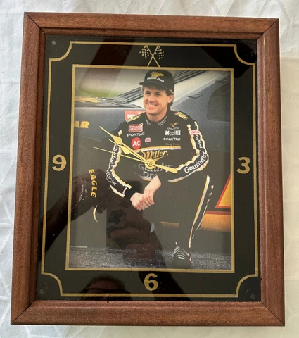 RUSTY WALLACE WALLACE MILLER GENUINE DRAFT CLOCK NASCAR 14X12 Cover
