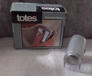 Totes Battery Operated Sweater Saver Removes Lint from Clothing on the Go 63002 - Picture 1 of 5