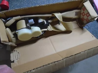 cinto de segurança isuzu nos gm 1990,1989,1988,81,94 amigo luv trooper 8944306301 - Imagem 1 de 2