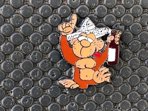  pins pin BADGE BD SINGE ALCOOL CORNER PTILUC - Picture 1 of 1