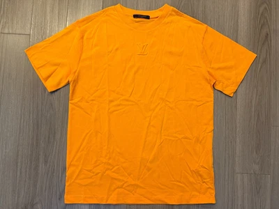 路易威登浮雕 T 恤杏色,尺寸 M — 第 1/3 张图片