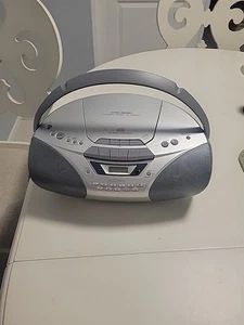 Sony CFD-S250 radio portatile AM/FM Boombox lettore CD/registratore a cassette con cavo - Foto 1 di 8