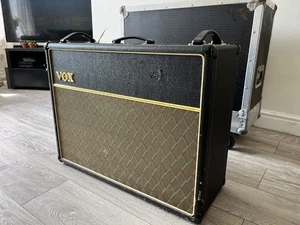 Vox AC30CC2 2 x 12 Guitar Amp - Picture 1 of 7