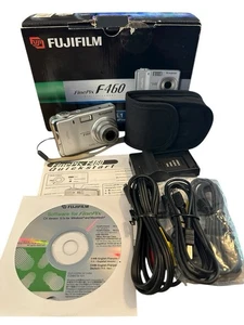 FujiFilm FinePix F460 5.1 MP Camera + Li-Ion Battery Tested Working Box Charger - Picture 1 of 12