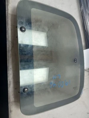 95-00 TOYOTA TACOMA SR5 EXTENDED CAB DRIVER SIDE REAR QUARTER GLASS  - Image 1 of 4